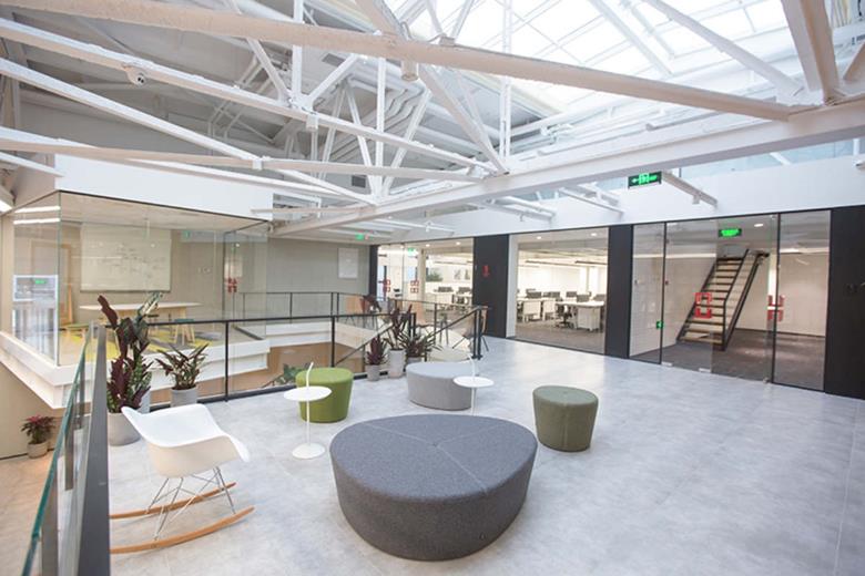 社区空间装修设计：以温度与功能，重构邻里社交场景